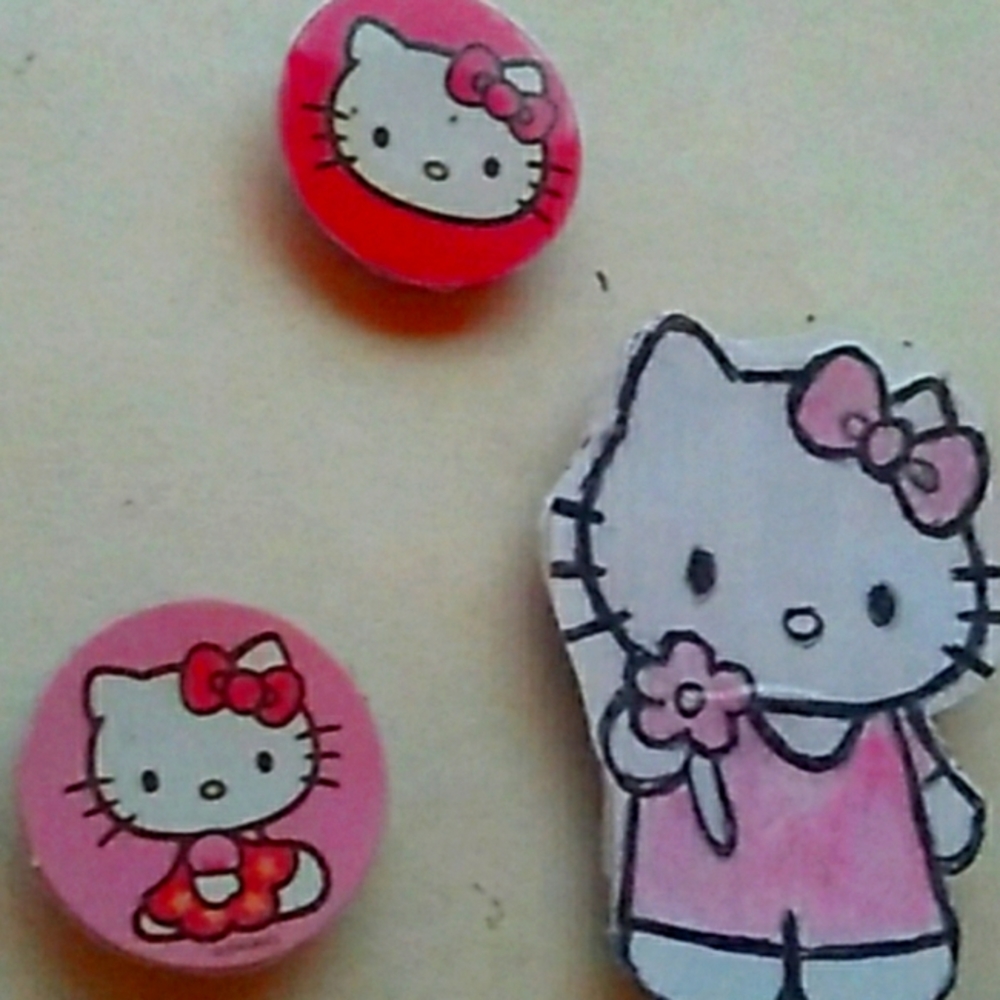 Hello Kitty magnet bundle
